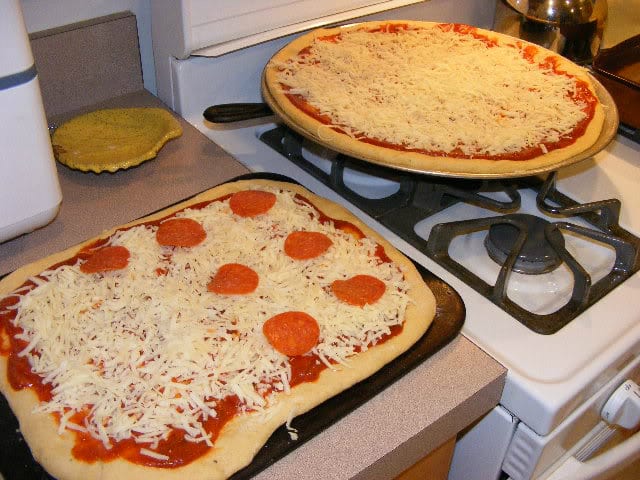 Homemade Pizza vs KFC’s $10 Challenge at The Happy Housewife Homemade Pizza vs KFC’s $10 Challenge at The Happy Housewife