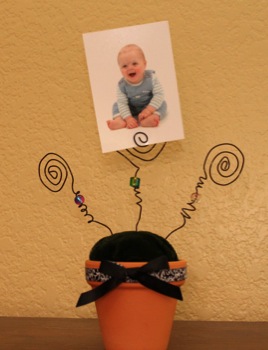 Easy Craft: Clay Pot Photo Holder Tutorial | The Happy Housewife Easy Craft: Clay Pot Photo Holder Tutorial | The Happy Housewife