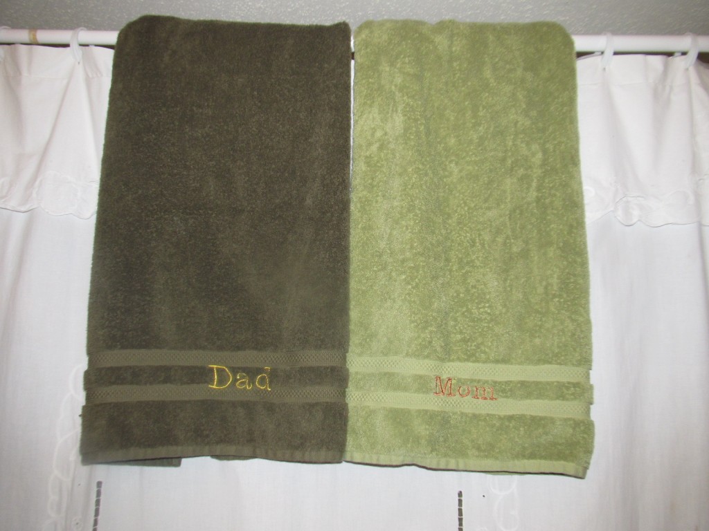 hanging towels IMG 4025 1024x768 Limit the Piles