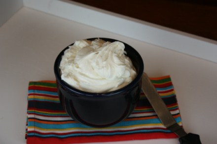 Homemade Marshmallow Creme Frosting-image
