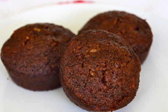 mocha banana muffins that substitute applesauce for oil