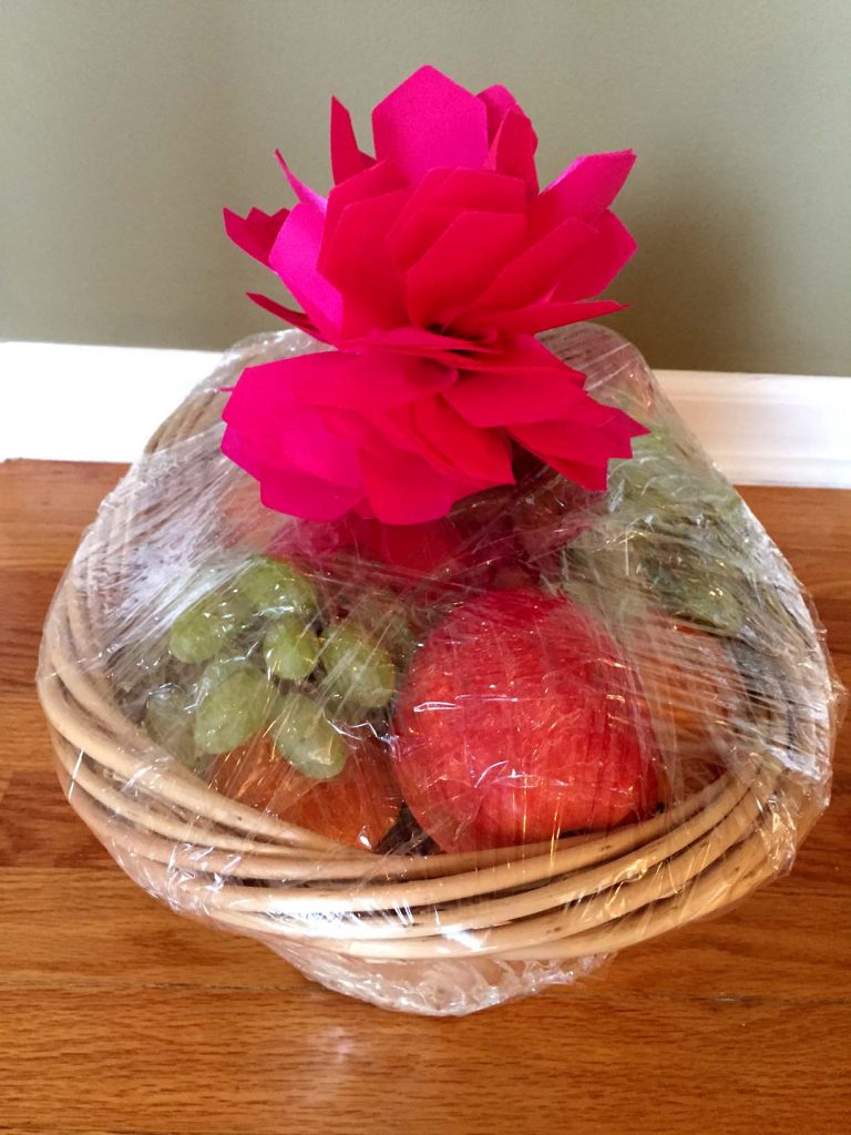 How to make your own fruit basket gift 