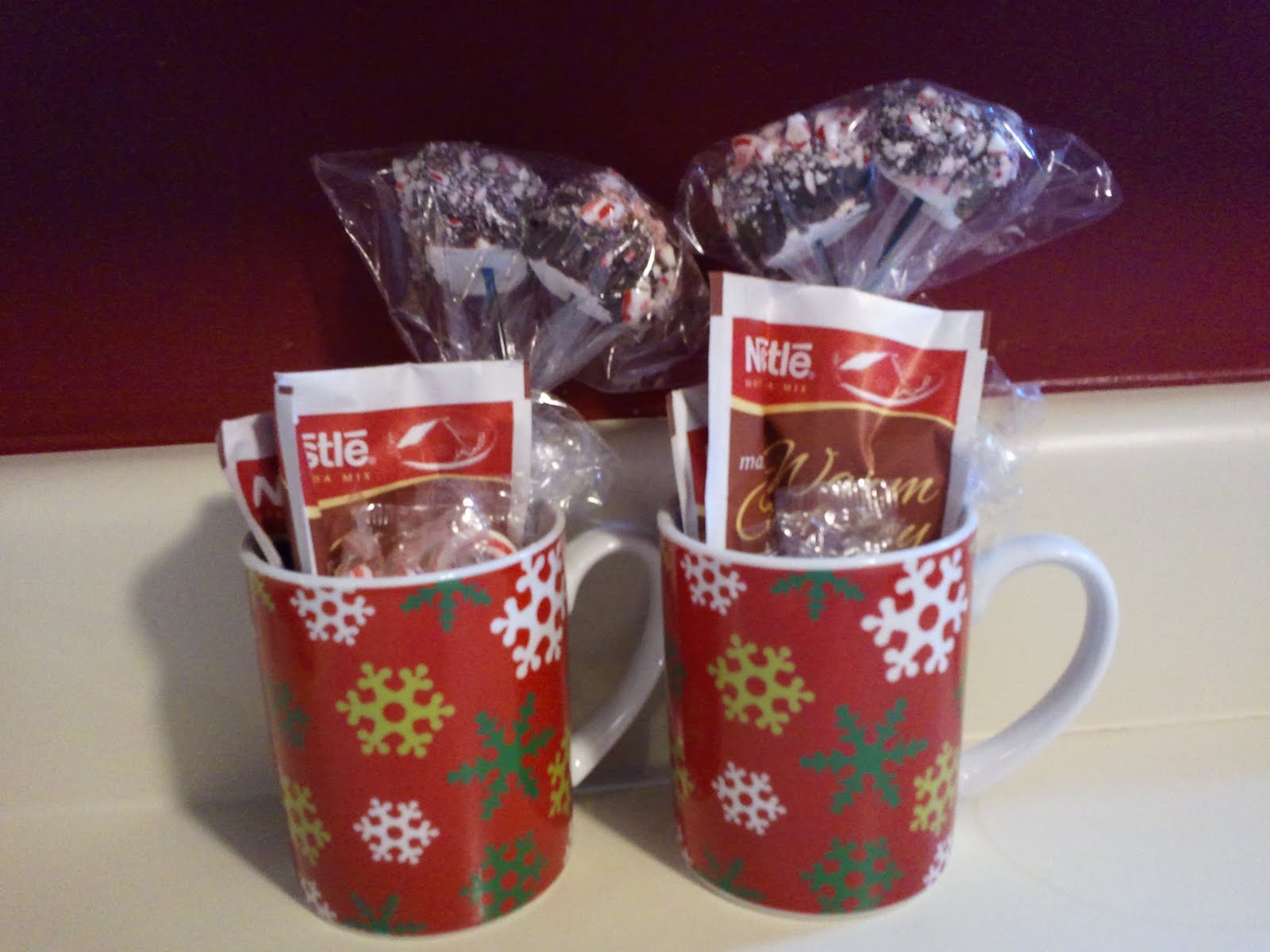 Peppermint Hot Chocolate Stirrers: Homemade Christmas Gifts - The Happy