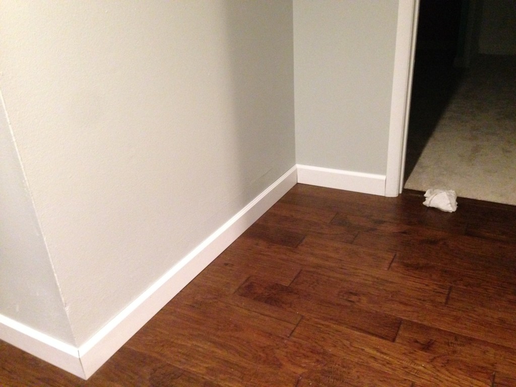 My Home Archives Page 2 Of 17 The Happy Housewife I Started Installing The Trim Everywhere That Has Hardwood Floors This Is Actually Much Easier Than Bedrooms Because There Are Few Corner Cutore