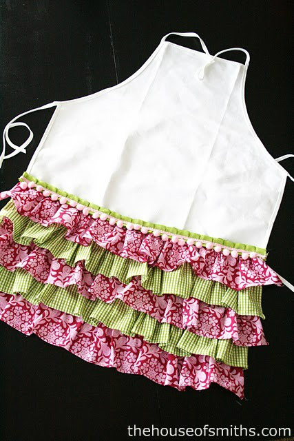 Ruffle Apron: Homemade Christmas Gifts - The Happy Housewife™ :: Home ...