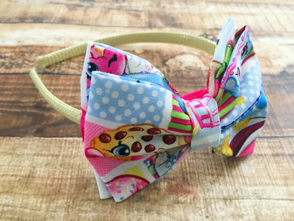 This tutorial shows you how to make a Shopkins headband with very little sewing. The sewing is so basic you could even have your child help you make it.