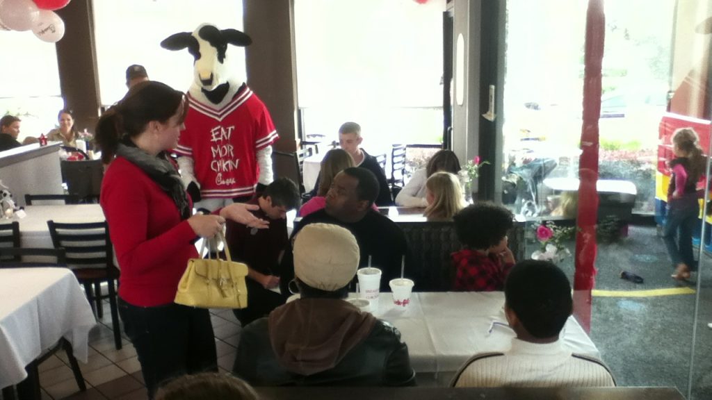 Chick Fil A Healthy Kid s Meal Party The Happy Housewife Real Life chick-fil-a-healthy-kid-s-meal-party-the-happy-housewife-real-life